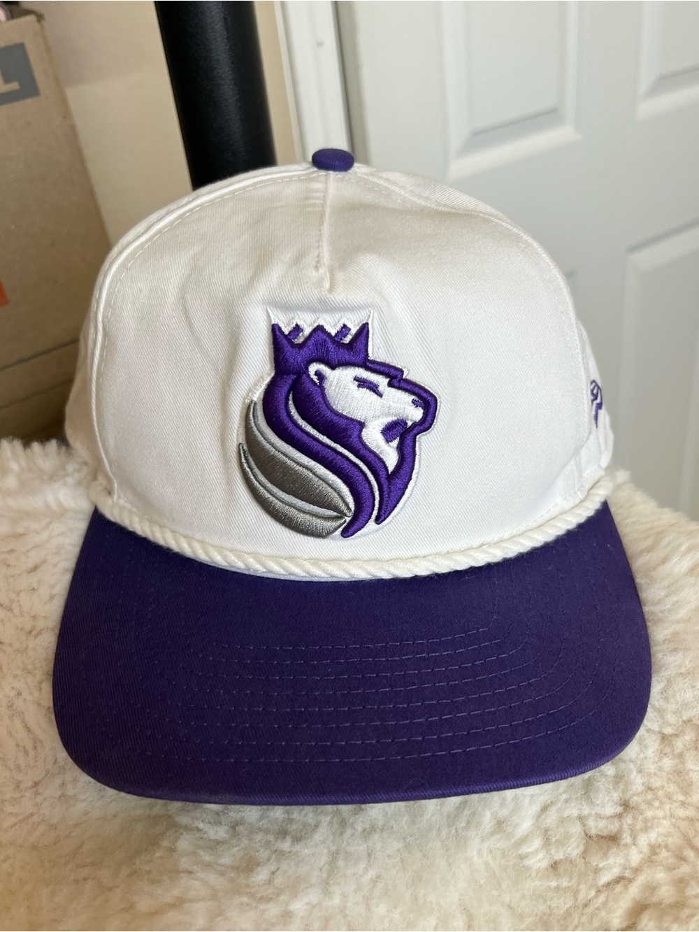 Sacramento Kings New Era White/ Purple Snapback Rope Hat Embroidered